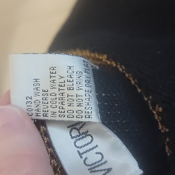 Sweater - Picture 8 of 8